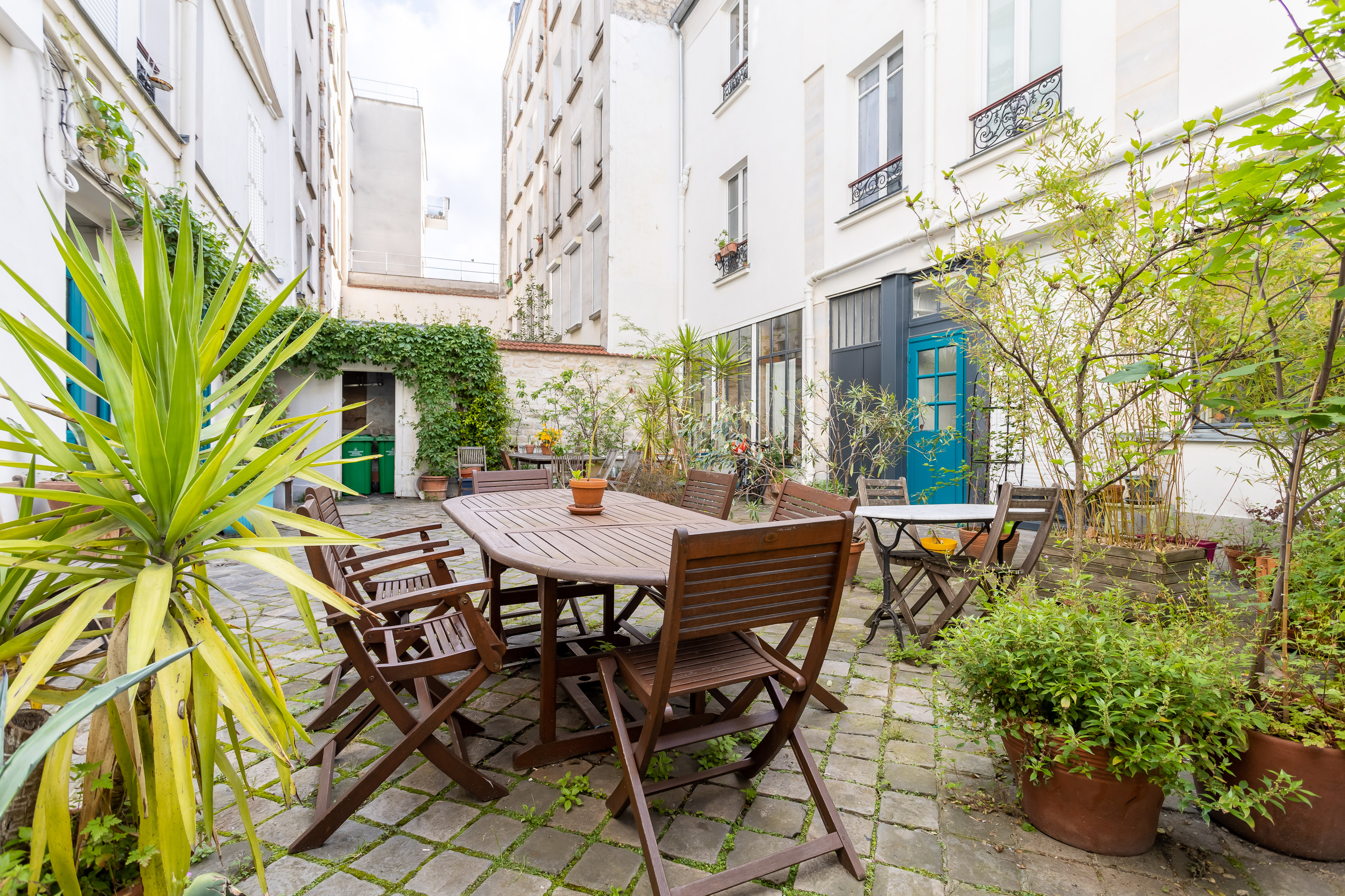 Astuces pour rendre son plafond lumineux en rez-de-chaussée